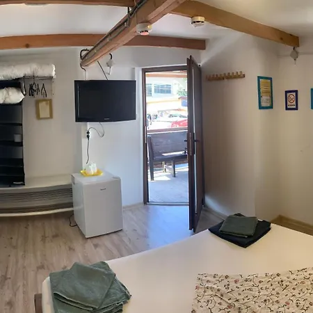 Bazart Hostel *